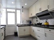 開闊休閑美式120平米三居室廚房櫥柜裝修效果圖