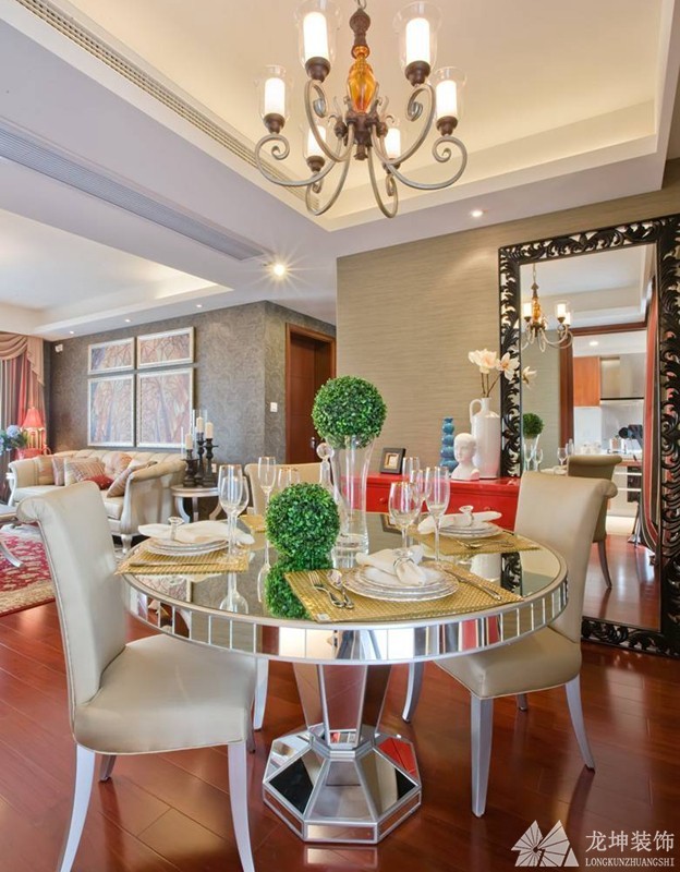 高貴典雅歐式風格120平米三居室餐廳吊頂裝修效果圖