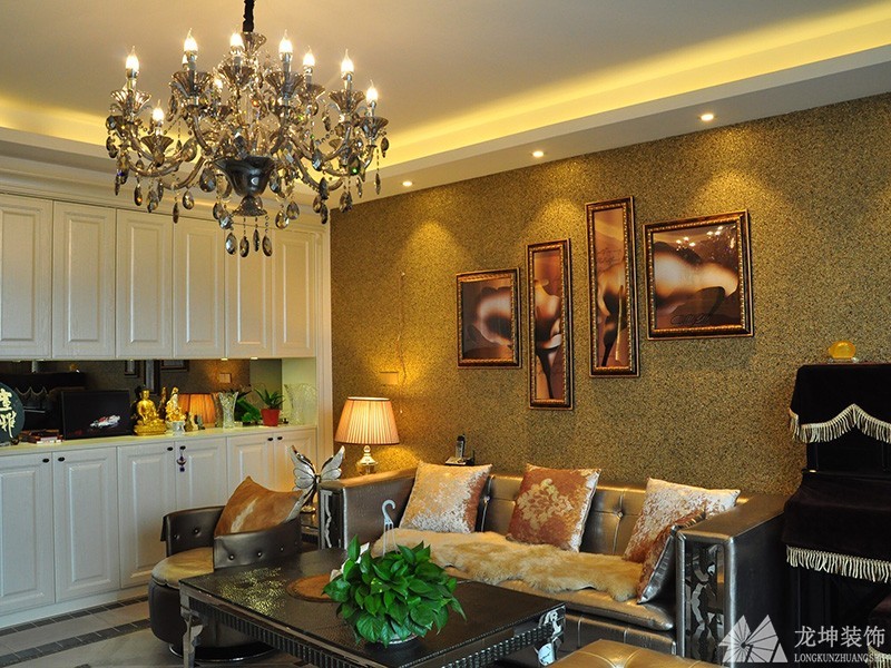 流金歲月歐式100平米三居室裝修效果圖