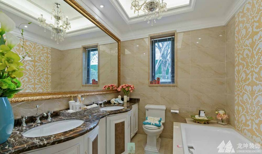 歐式清新淡雅130平米三居室衛生間浴室柜裝修效果圖