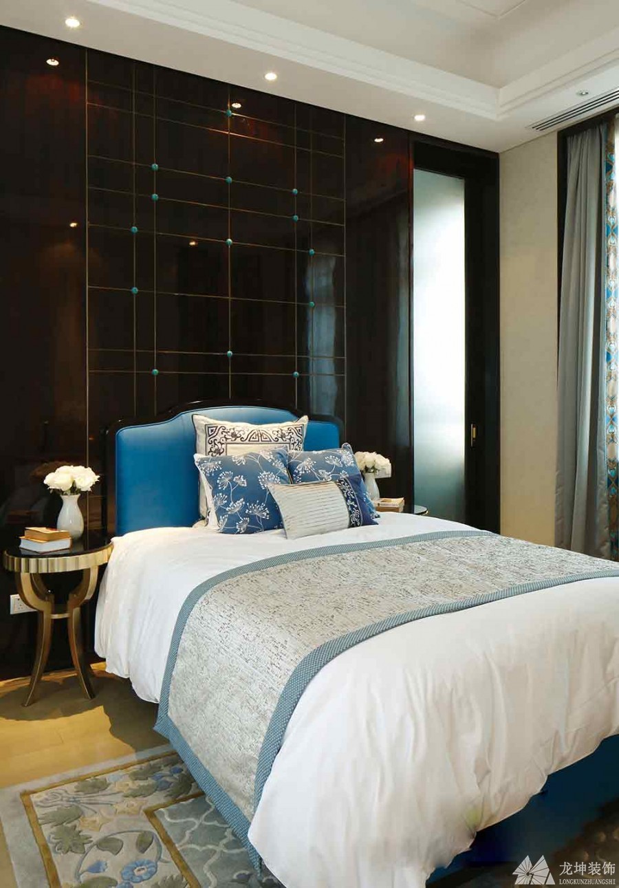 優雅大氣中式風格300平米別墅臥室背景墻裝修效果圖