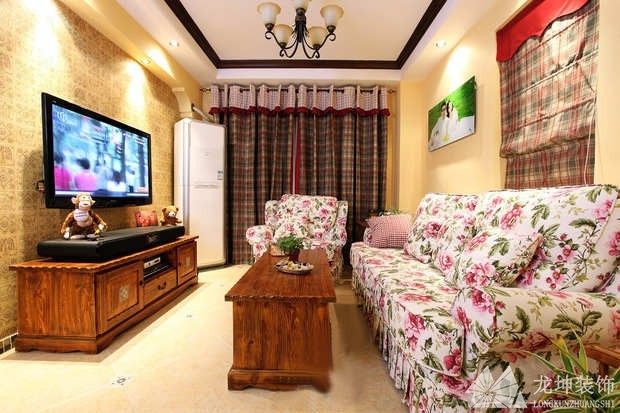 碎花裝飾田園風格85平米二居室客廳電視背景墻裝修效果圖