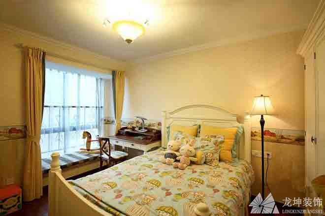 溫情雅致田園風(fēng)格100平米二居室臥室背景墻裝修效果圖