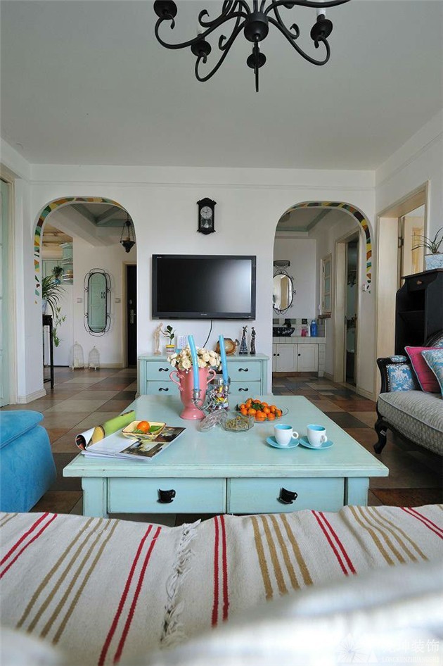 溫馨精致地中海風格50平米三居室客廳電視背景墻裝修效果圖