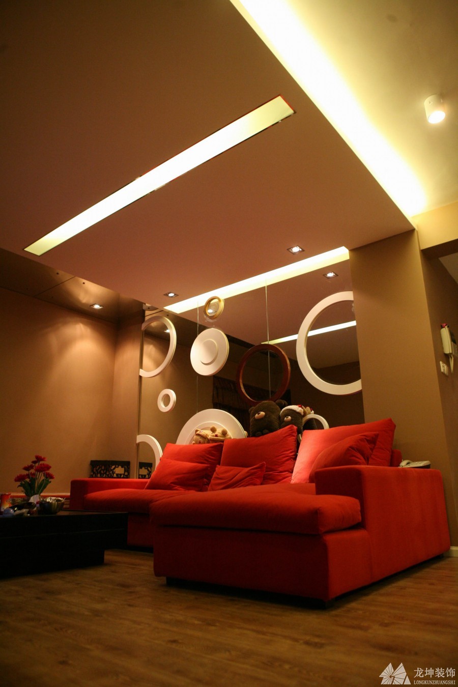 深沉雅致現代簡約80平米二居室裝修效果圖