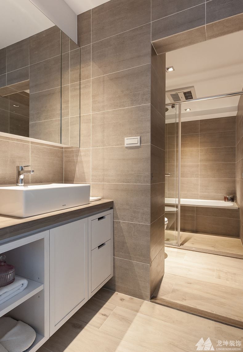 潔白唯美簡約風格50平米小戶型衛生間浴室柜裝修效果圖