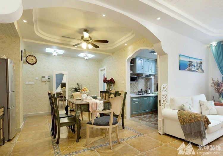 藍白復古地中海風格130平米三居室餐廳吊頂裝修效果圖