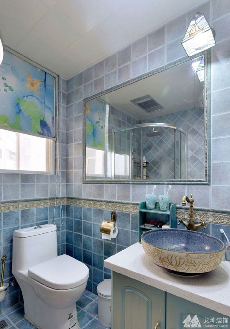 藍白復古地中海風格130平米三居室衛生間裝修效果圖