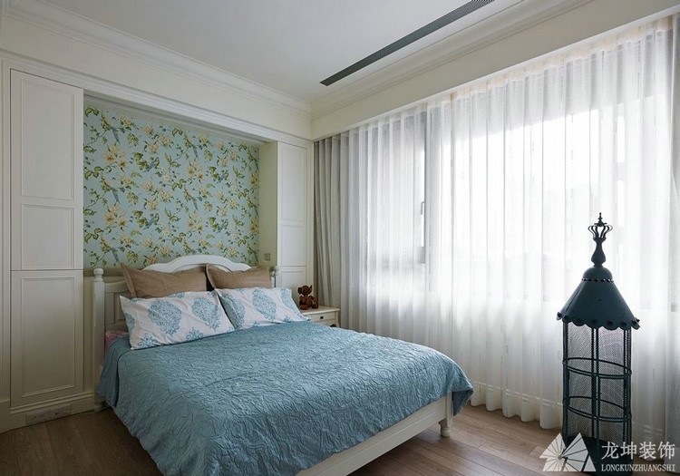 美式鄉村100平米三居室臥室吊頂裝修效果圖